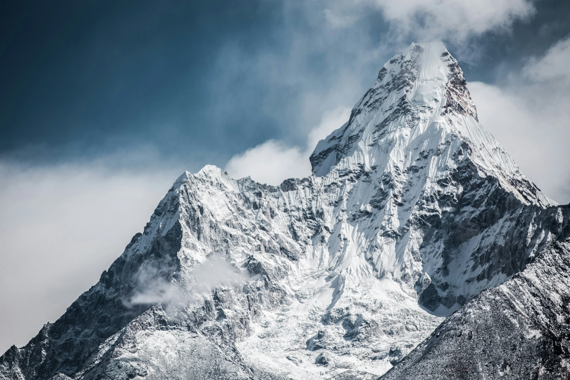 Everest Base Camp & Gokyo Lakes via Cho La Pass